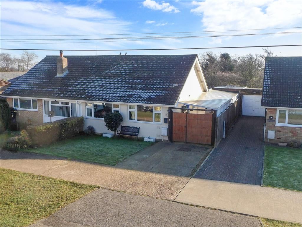 2 bed semidetached bungalow for sale in CapelLeFerne, CapelLeFerne