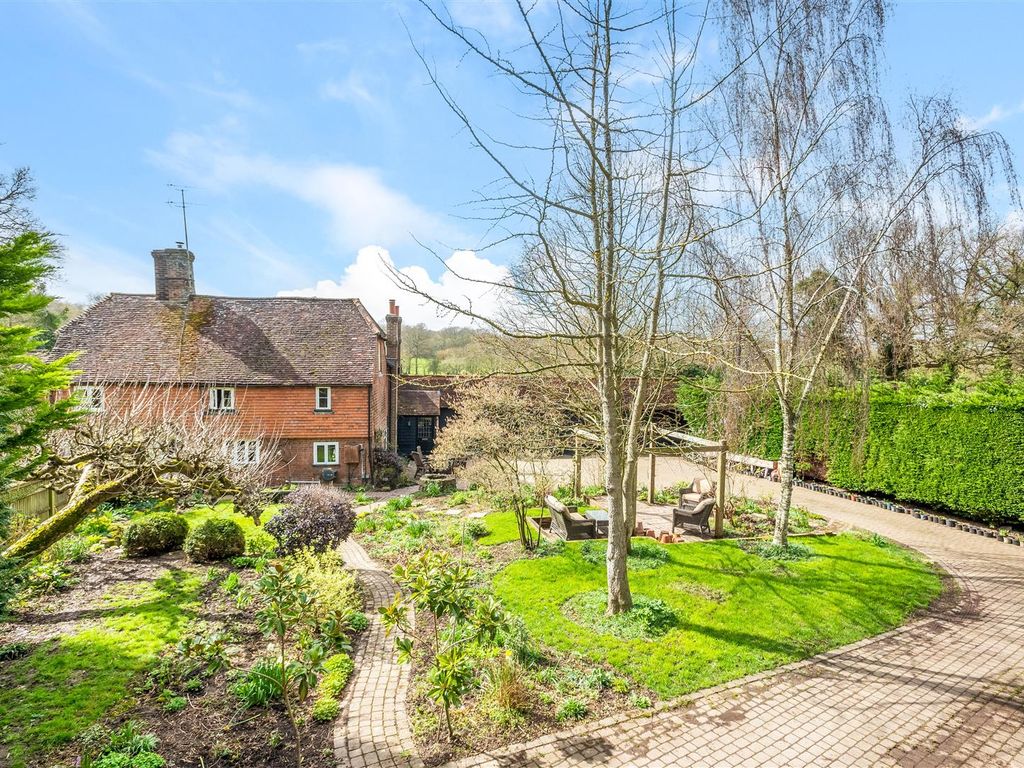 5 bed semidetached house for sale in Tonbridge Road, Shipbourne