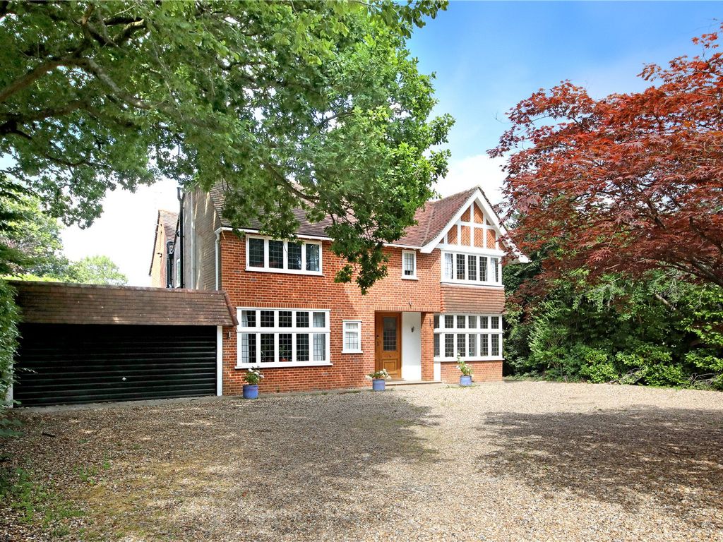 5 bed detached house for sale in Gregories Road, Beaconsfield