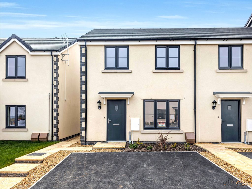 2 bed end terrace house for sale in Cross Park, Buckland Brewer