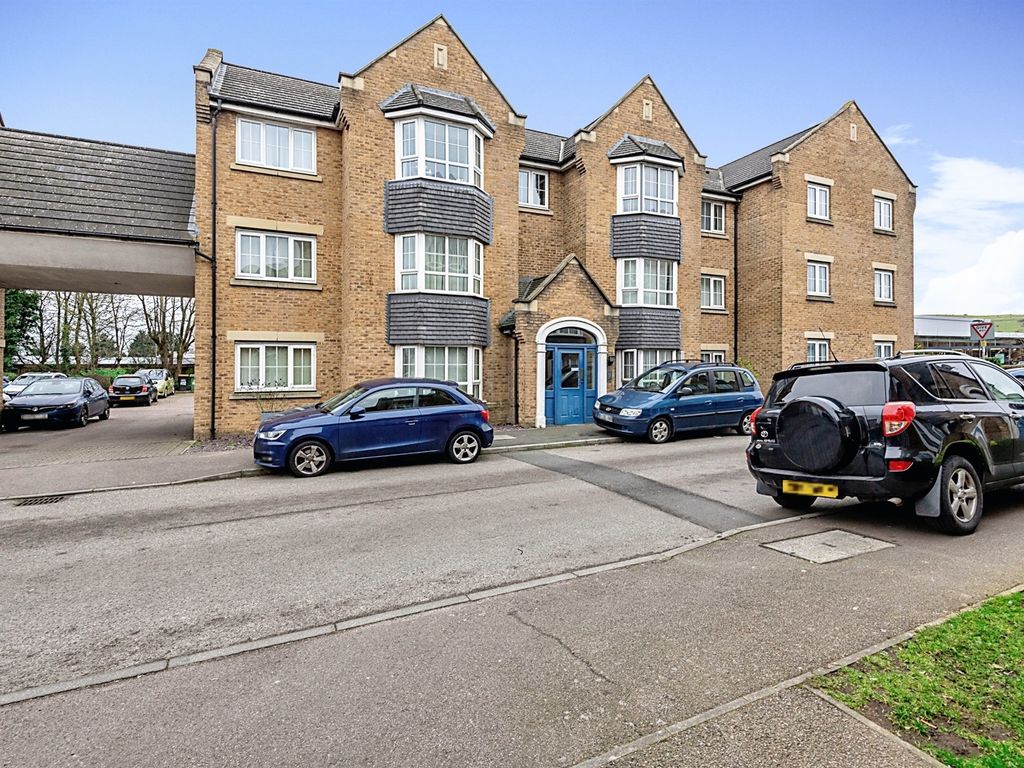 1 bed flat for sale in Luton Road, Dunstable LU5 Zoopla