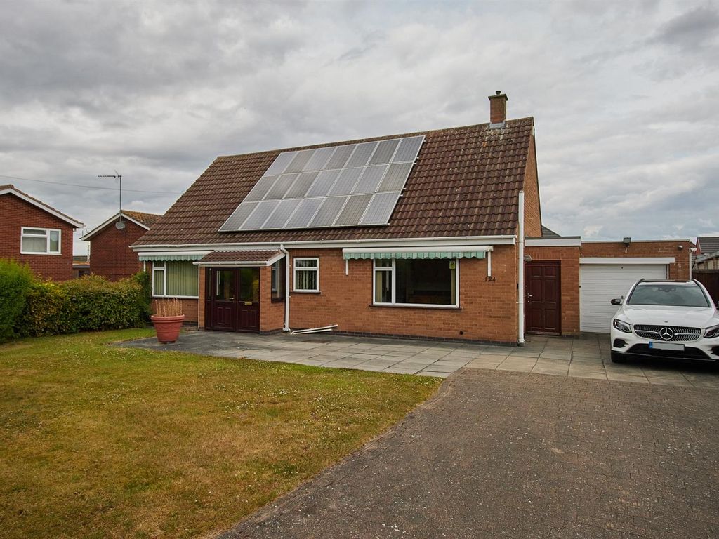 2 bed detached bungalow for sale in Middlefield Lane, Hinckley LE10