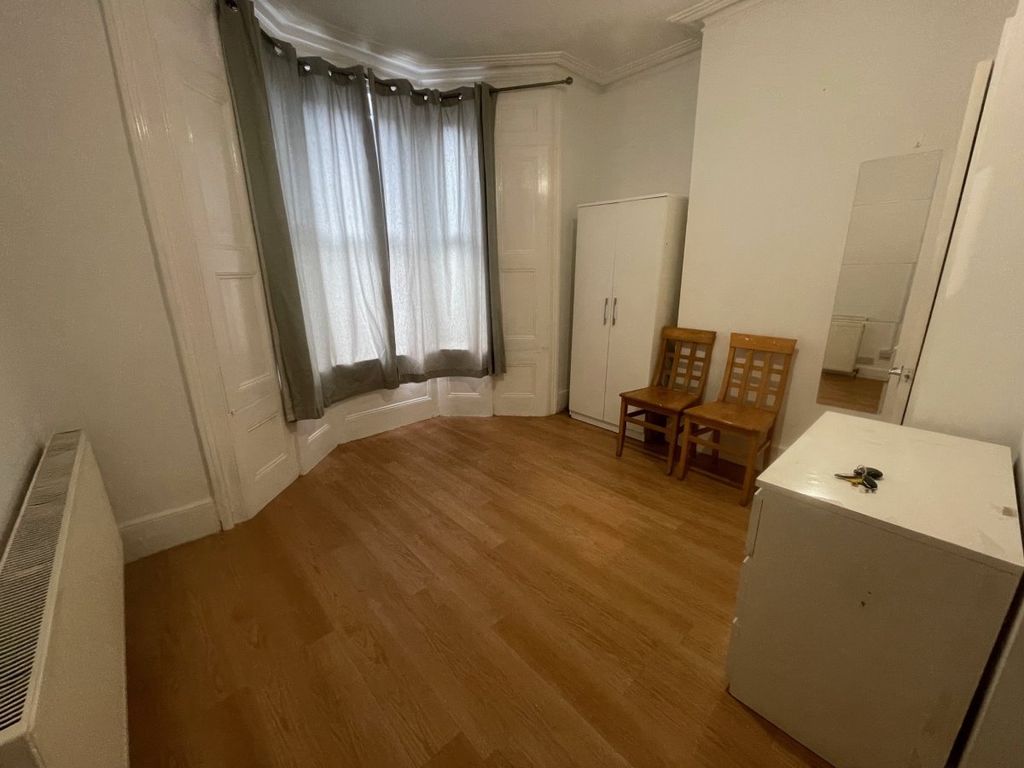 Studio to rent in Tynemouth Road, London N15, £950 pcm Zoopla