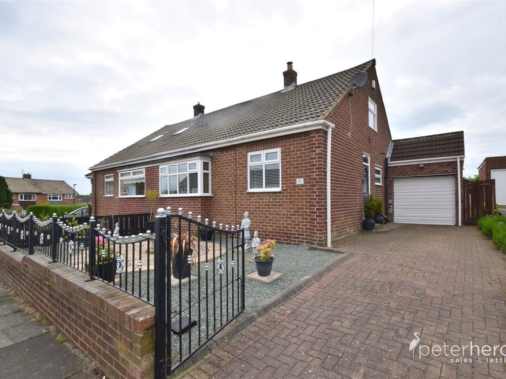 3 bed bungalow for sale in Carlton Crescent, East Herrington