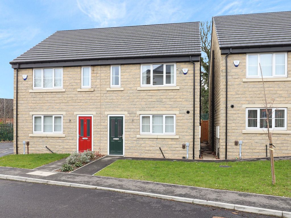 3 bed semidetached house for sale in Gratton Place, Chesterfield S41