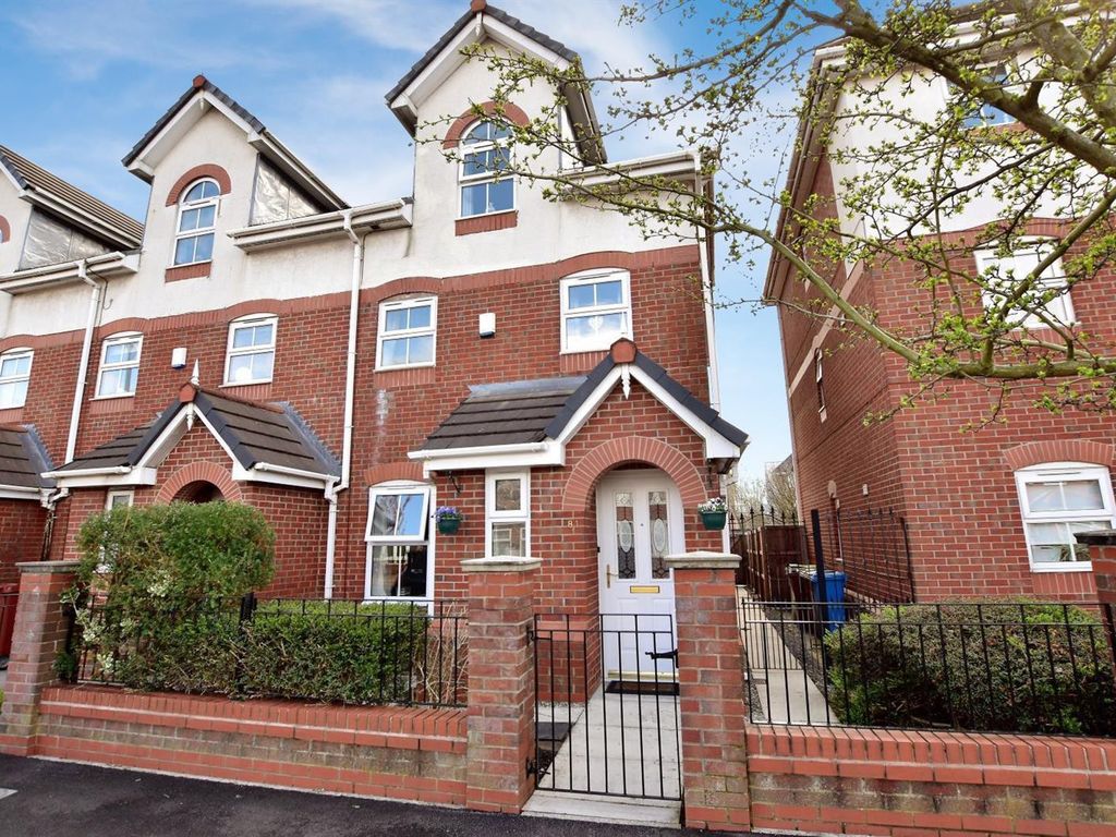4 bed semidetached house to rent in Parrs Wood Road, Didsbury