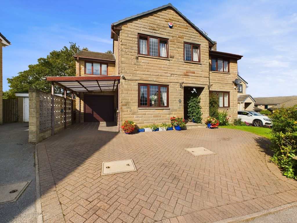 6 bed detached house for sale in Sandiway Bank, Dewsbury WF12, £550,000