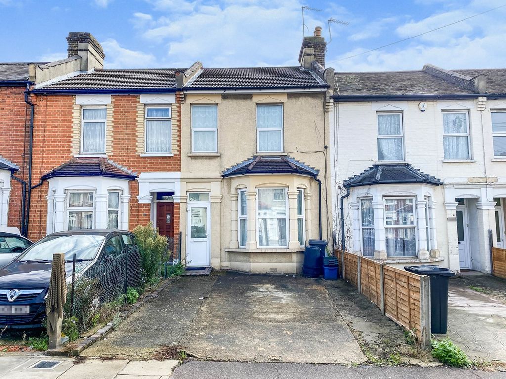 3 bed terraced house for sale in Empress Avenue, Ilford IG1 Zoopla