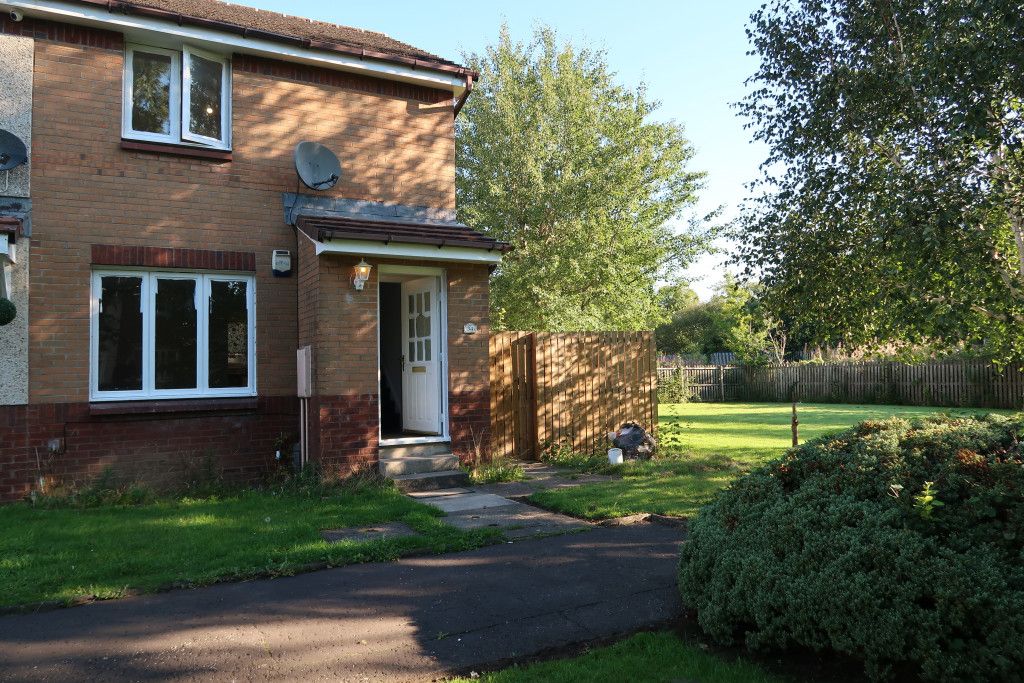 2 bed end terrace house to rent in Forties Crescent, Thornliebank
