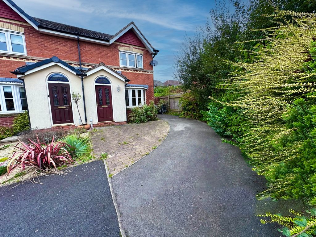 3 bed semidetached house for sale in Lowerbrook Close, Horwich, Bolton