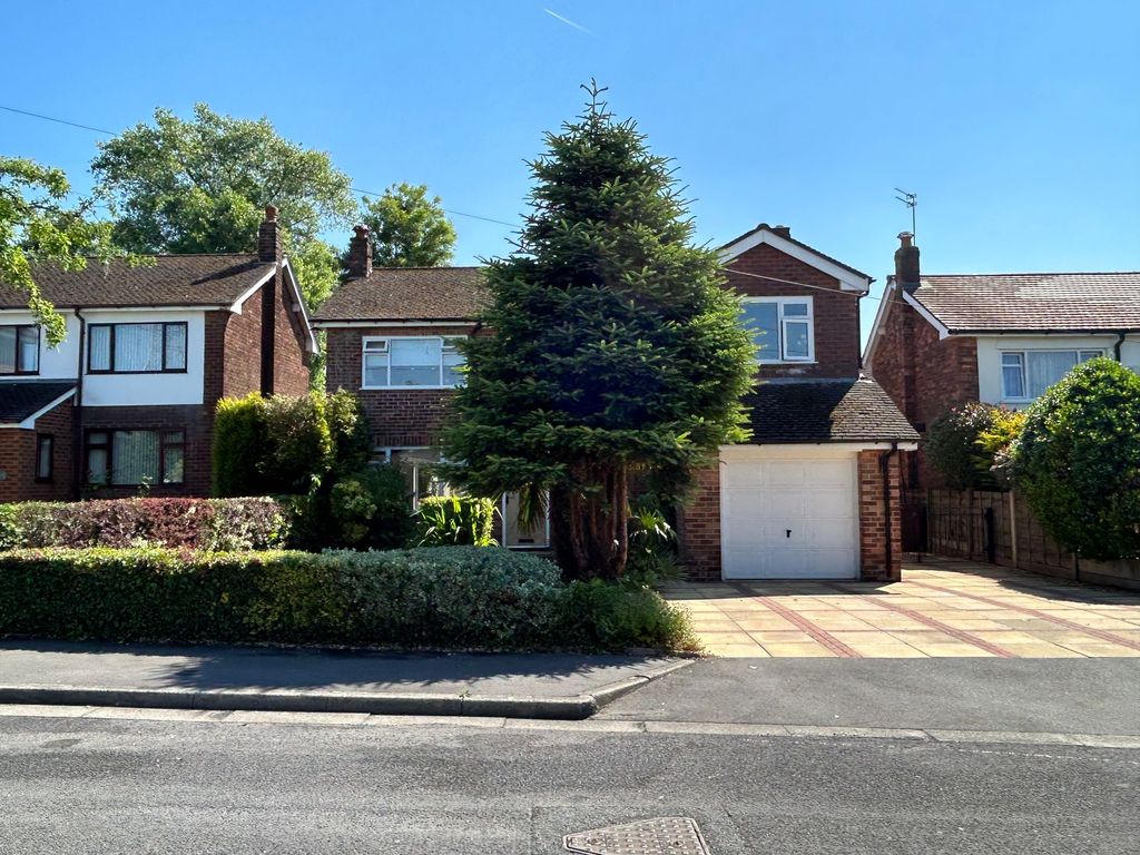 4 bed detached house for sale in Beatrice Road, Worsley M28, £660,000