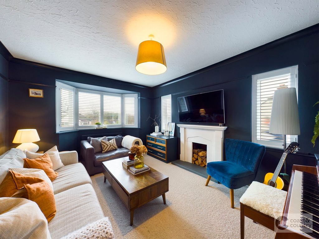 4 bed detached bungalow for sale in Aller Park Road, Newton Abbot TQ12