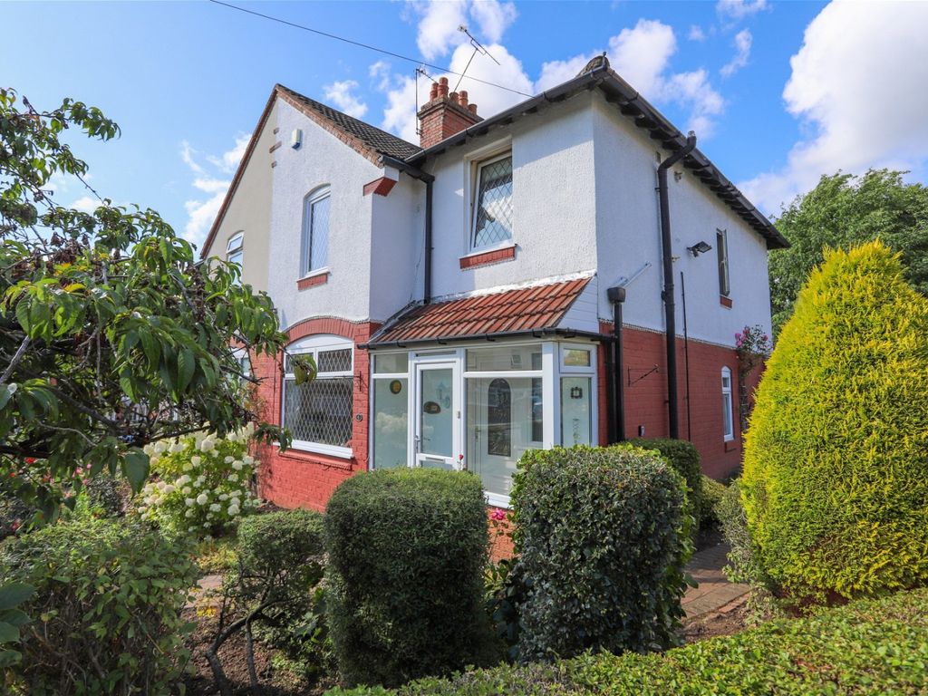 3 bed semidetached house for sale in Hall Road, Smethwick B67, £