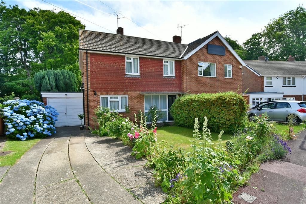 3 bed semidetached house for sale in Oakhurst Close, Walderslade