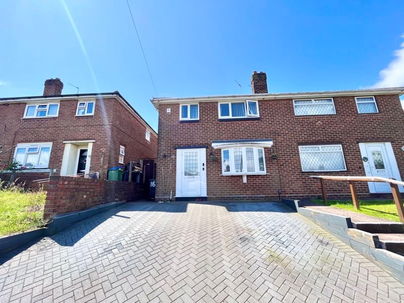 3 bed semidetached house for sale in Barncroft Road, Tividale, Oldbury