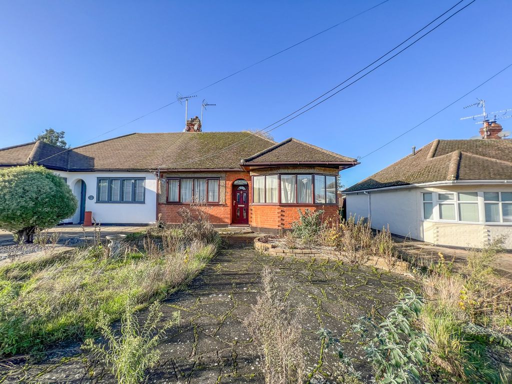 2 bed detached bungalow for sale in Broad Way, Hockley SS5 Zoopla