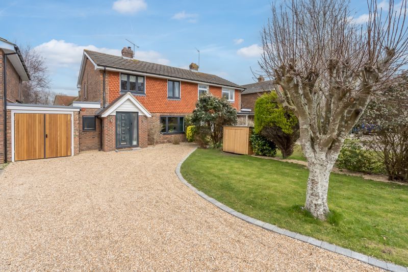 3 bed semidetached house for sale in Hermitage Close, North Mundham