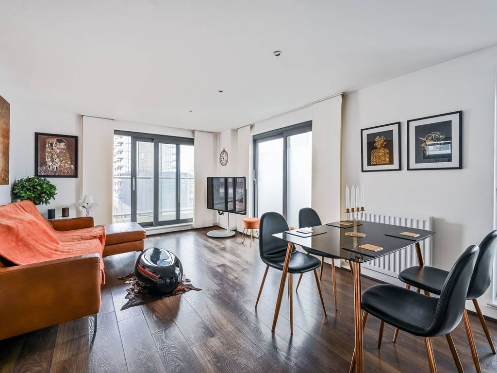 2 bed flat to rent in Royal Carriage Mews, Woolwich, London SE18 Zoopla