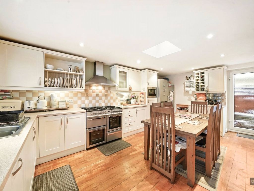 Romilly Drive, Carpenders Park WD19  