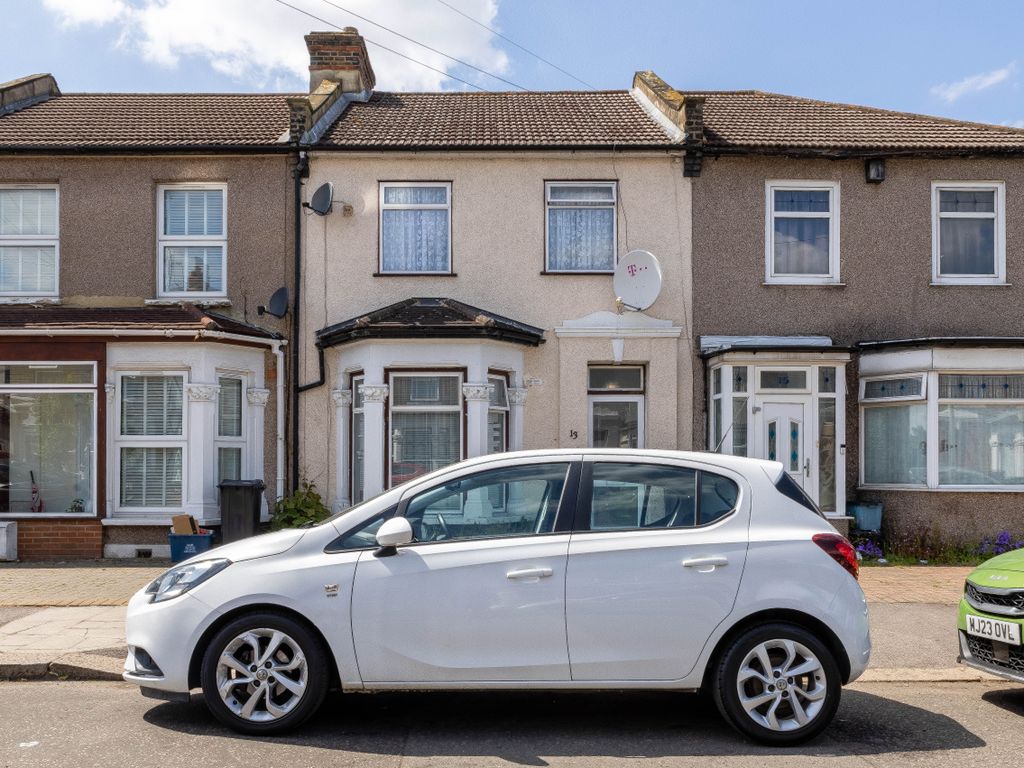 3 bed terraced house for sale in Spencer Road, Ilford IG3 Zoopla