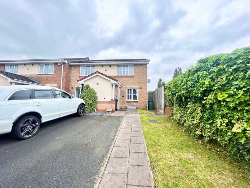2 bed end terrace house for sale in Dudley Wood Road, Dudley Wood