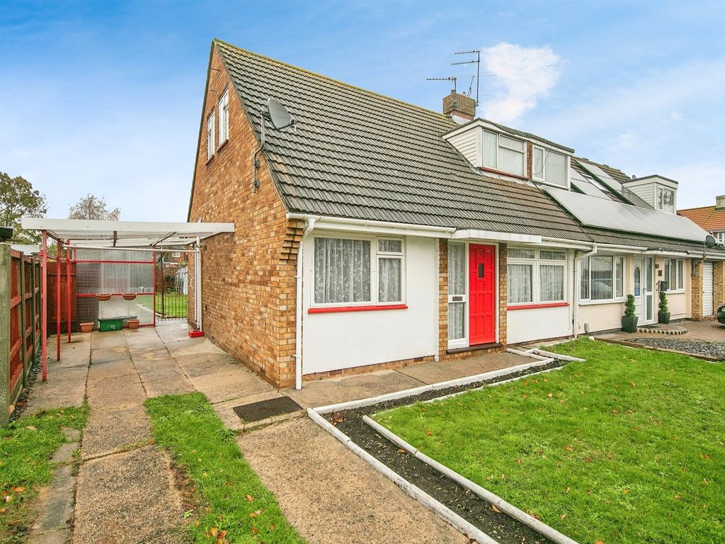 3 bed semidetached bungalow for sale in Eldon Close, Colchester CO4, £