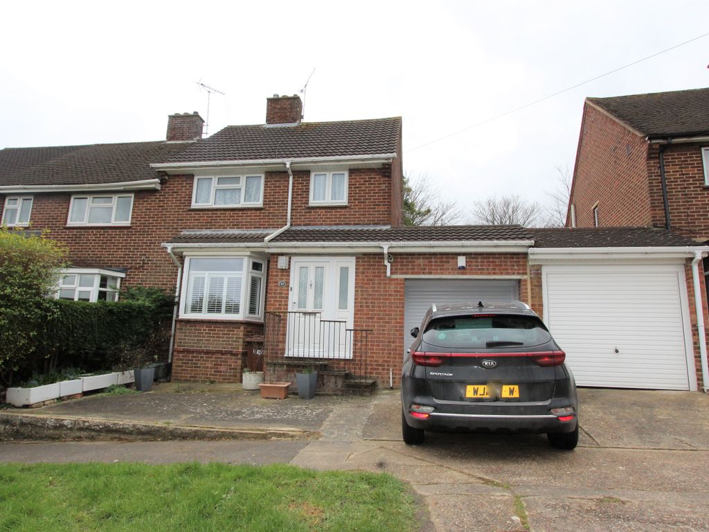 3 bed semidetached house to rent in Eden Avenue, Chatham ME5 Zoopla