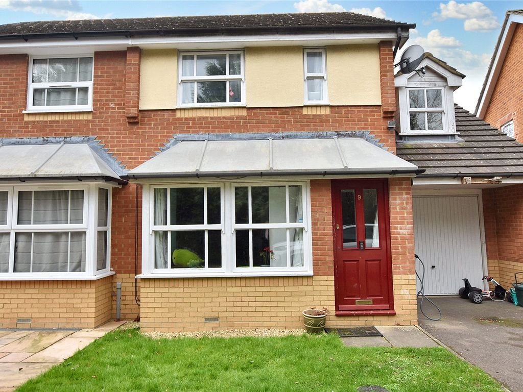 3 bed semidetached house to rent in Foudry Close, Didcot, Oxfordshire