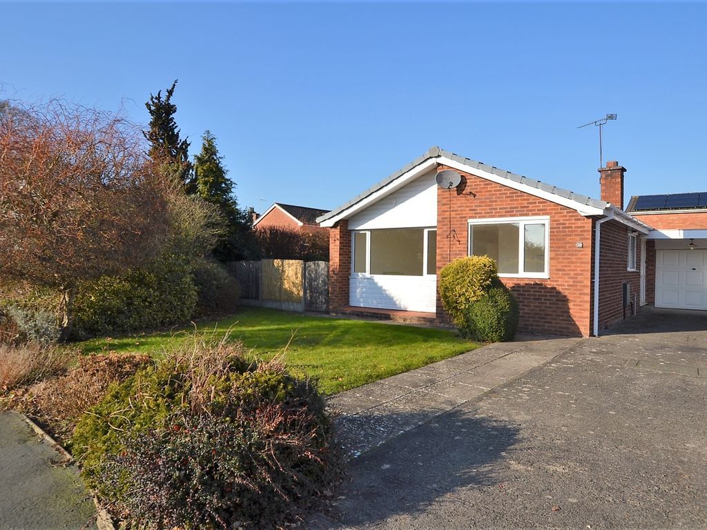 2 bed bungalow for sale in Balmoral Drive, Holmes Chapel, Crewe CW4