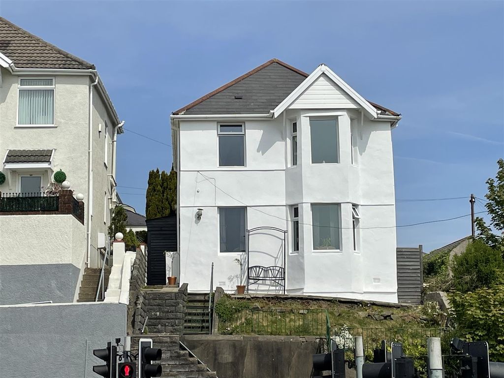 3 bed detached house for sale in Penygraig Road, Townhill, Swansea. SA1