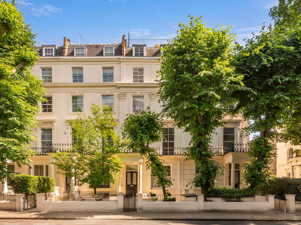 3 bed terraced house for sale in Clifton Gardens, Warwick Avenue