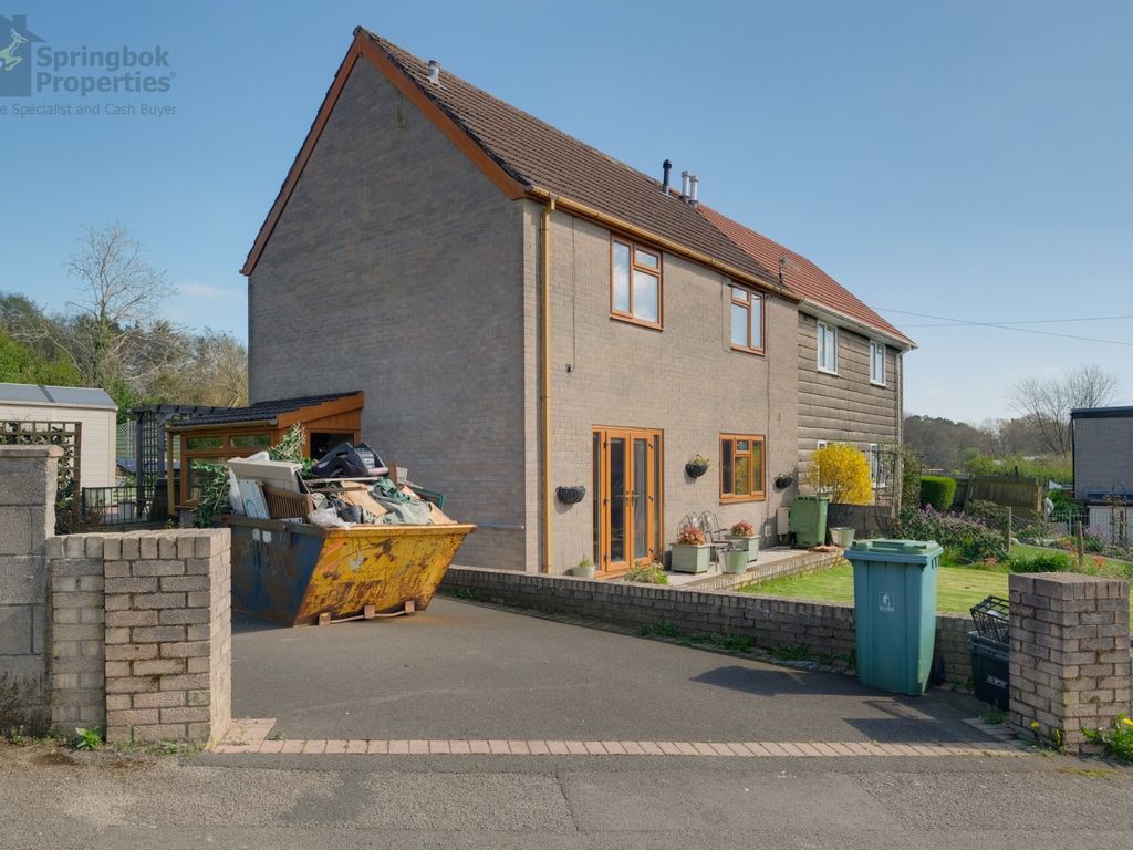 3 bed semidetached house for sale in St Cadocs Road, Pontypool, Gwent NP4 Zoopla
