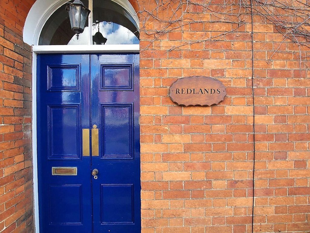 Redlands Charlotte Mews Swindon Wiltshire SN1  