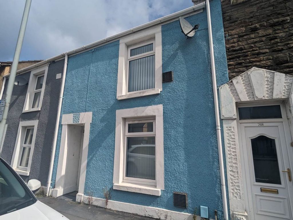 2 bed property to rent in Carmarthen Road, Gendros, Swansea SA5, £995