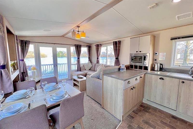 2 bed mobile/park home for sale in Sleaford Road, Tattershall, Lincoln