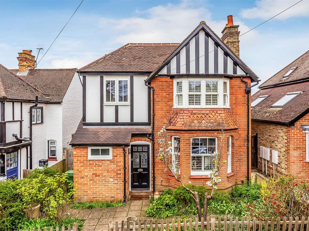 4 bed detached house for sale in Skinners Lane, Ashtead KT21, £850,000