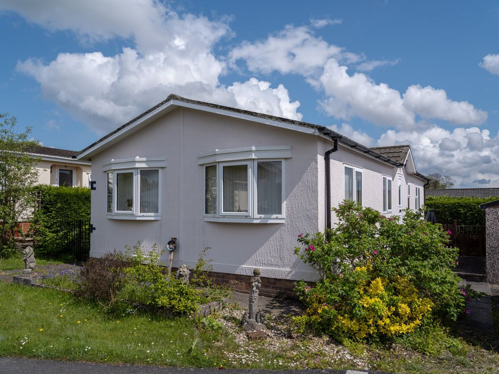 2 bed mobile/park home for sale in Caerwnon, Builth Wells LD2, £120,000