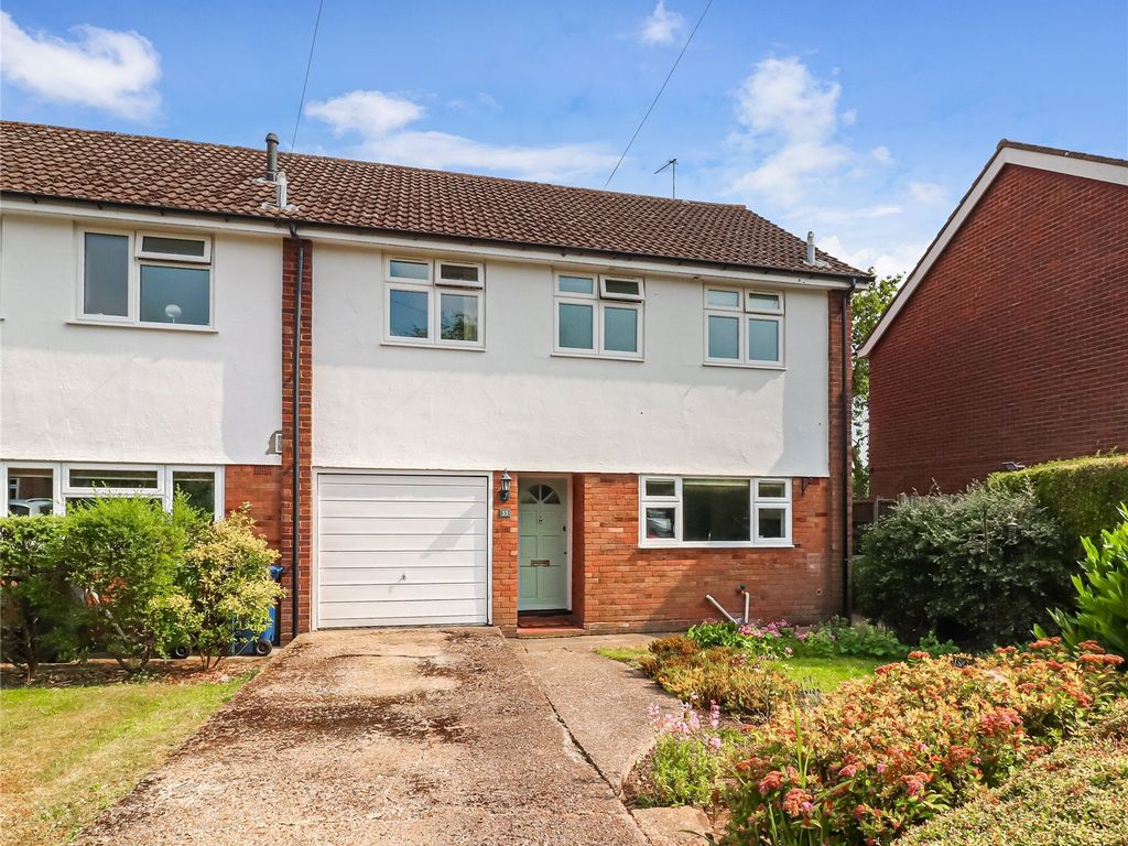 3 bed end terrace house for sale in Captain Cook Close, Chalfont St. Giles, Buckinghamshire HP8