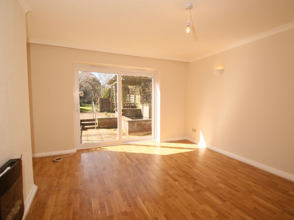 2 bed flat to rent in Cumberland Road, Bromley BR2 Zoopla