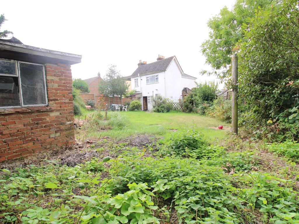 3 bed end terrace house for sale in Quakers Lane, Potters Bar EN6, £599,950 Zoopla