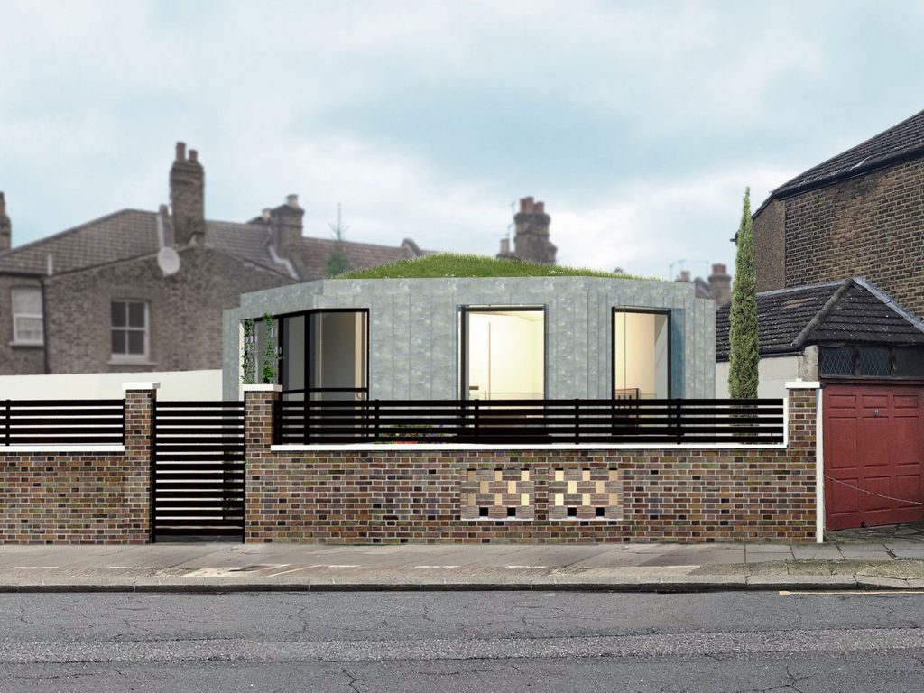 Land for sale in Vale Road, London N4, £200,000 Zoopla