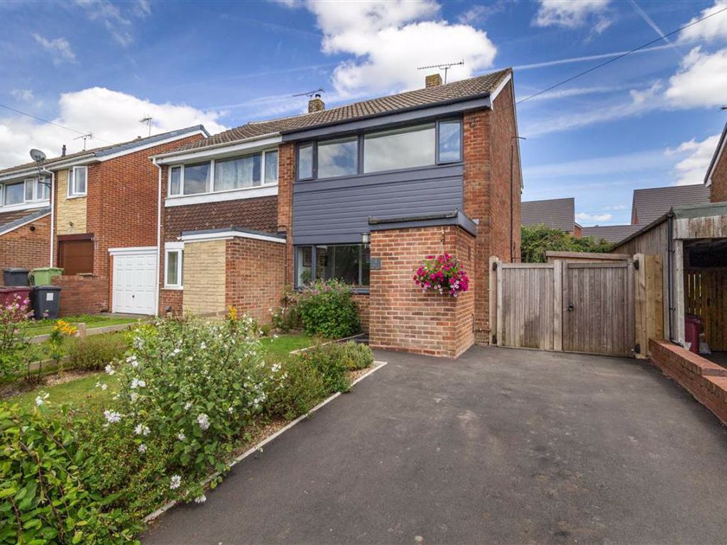3 bed semidetached house for sale in Hazel Avenue, Lower Pilsley