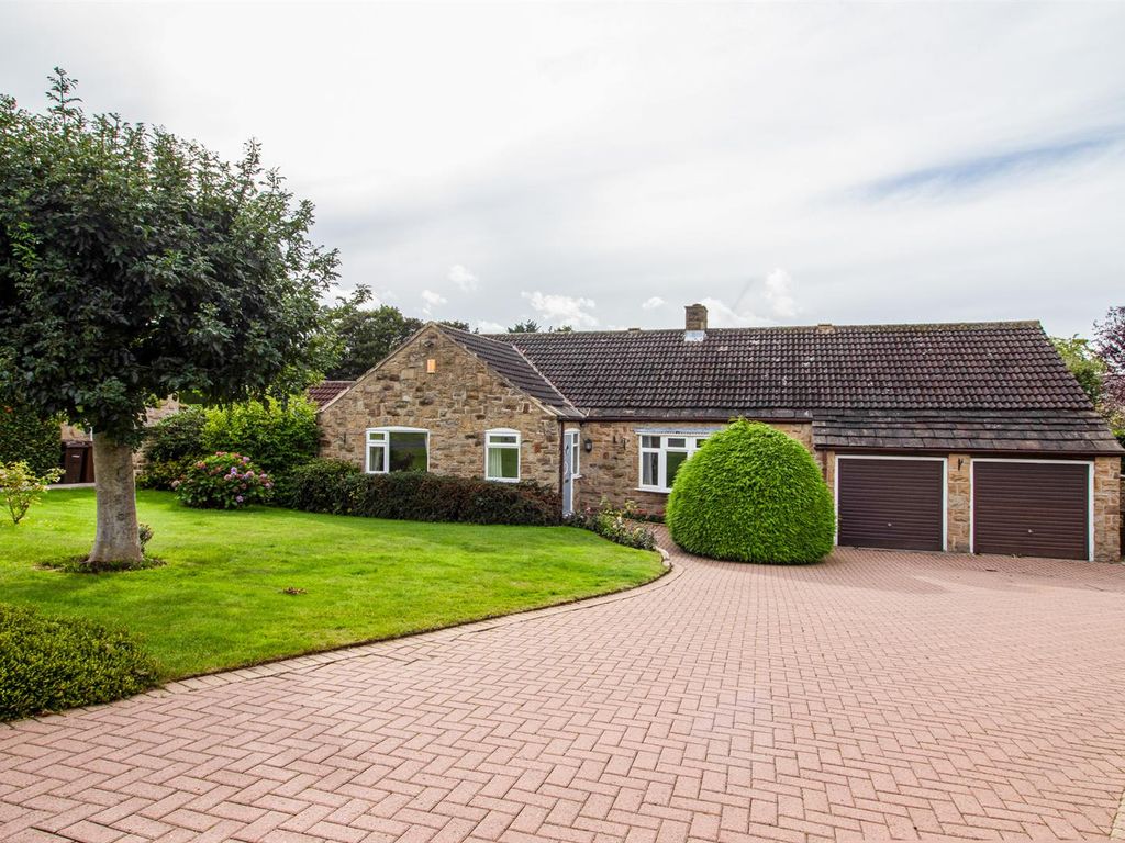 4 bed detached bungalow for sale in Martin Grove, Sandal, Wakefield WF2