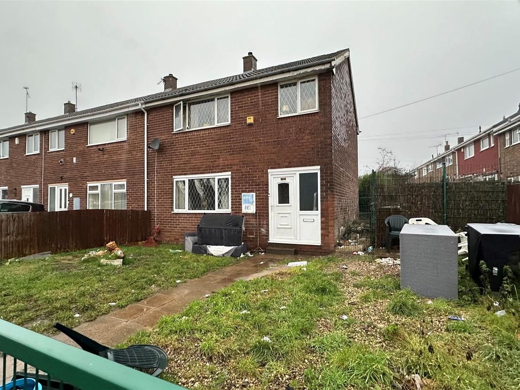 3 bed town house for sale in Windermere Drive, Knottingley WF11, £