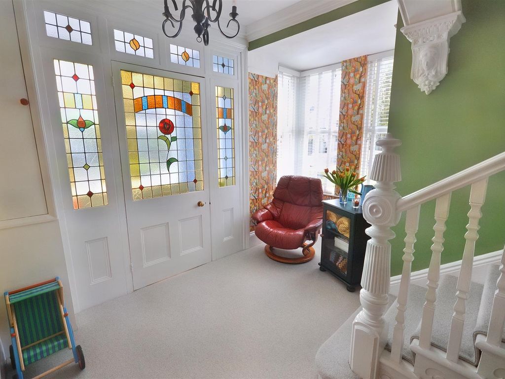 5 bed detached house for sale in Wellington Road, Hakin, Milford Haven