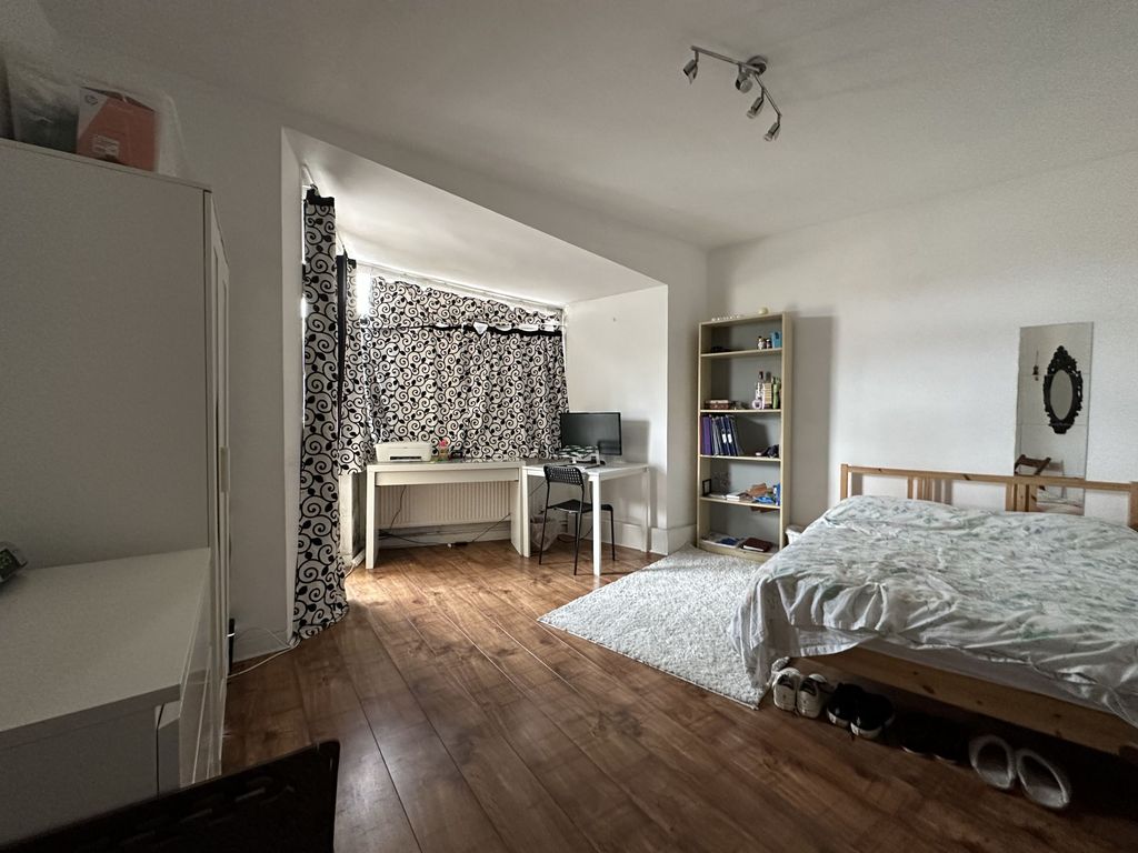 3 bed flat to rent in Burbage Close, London SE1 Zoopla