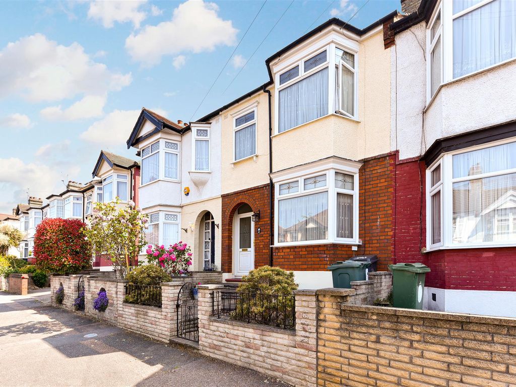 3 bed property for sale in Bridge End, London E17 Zoopla