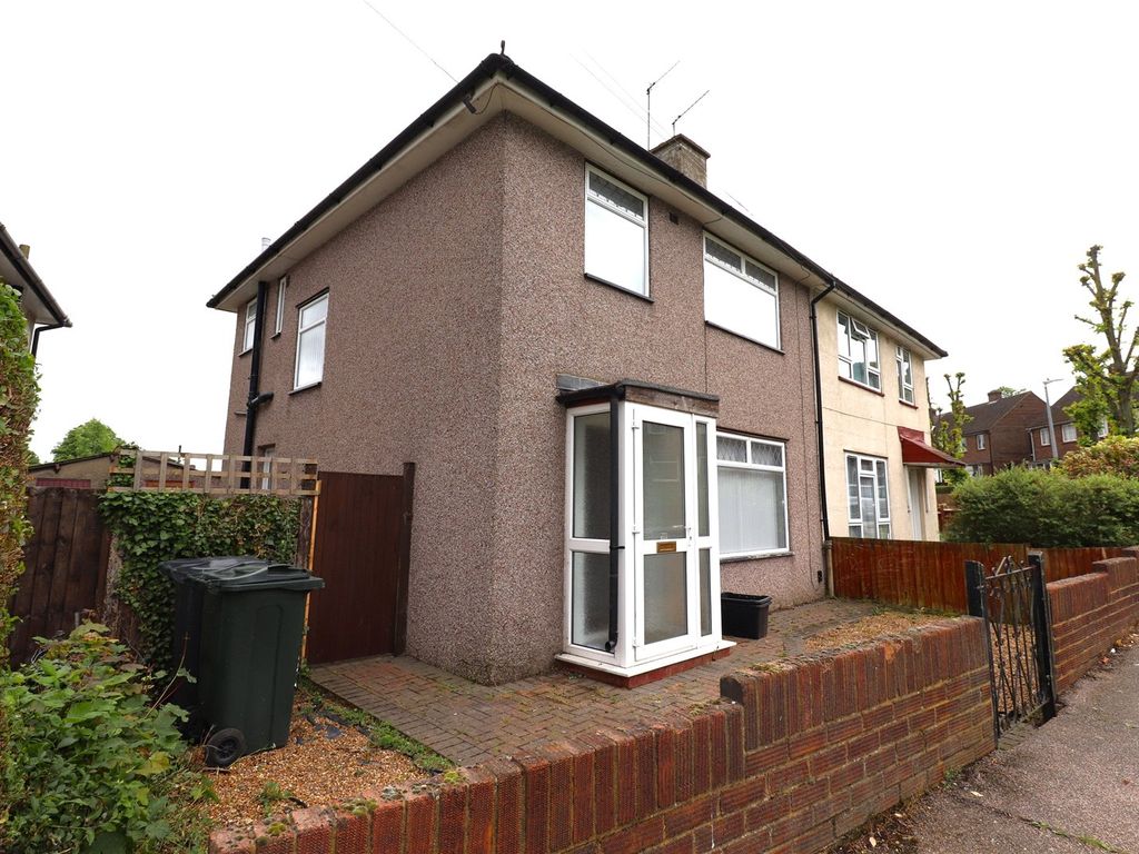 3 bed semidetached house for sale in Manor Road, Kent DA10