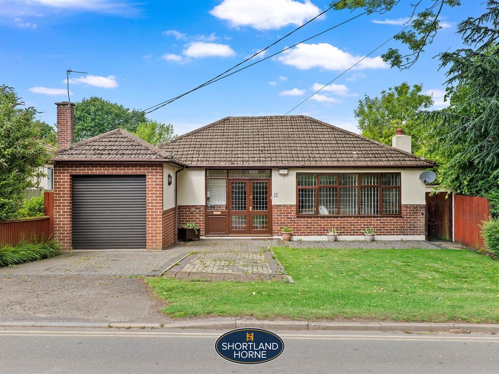 3 bed detached bungalow for sale in Cromwell Lane, Burton Green