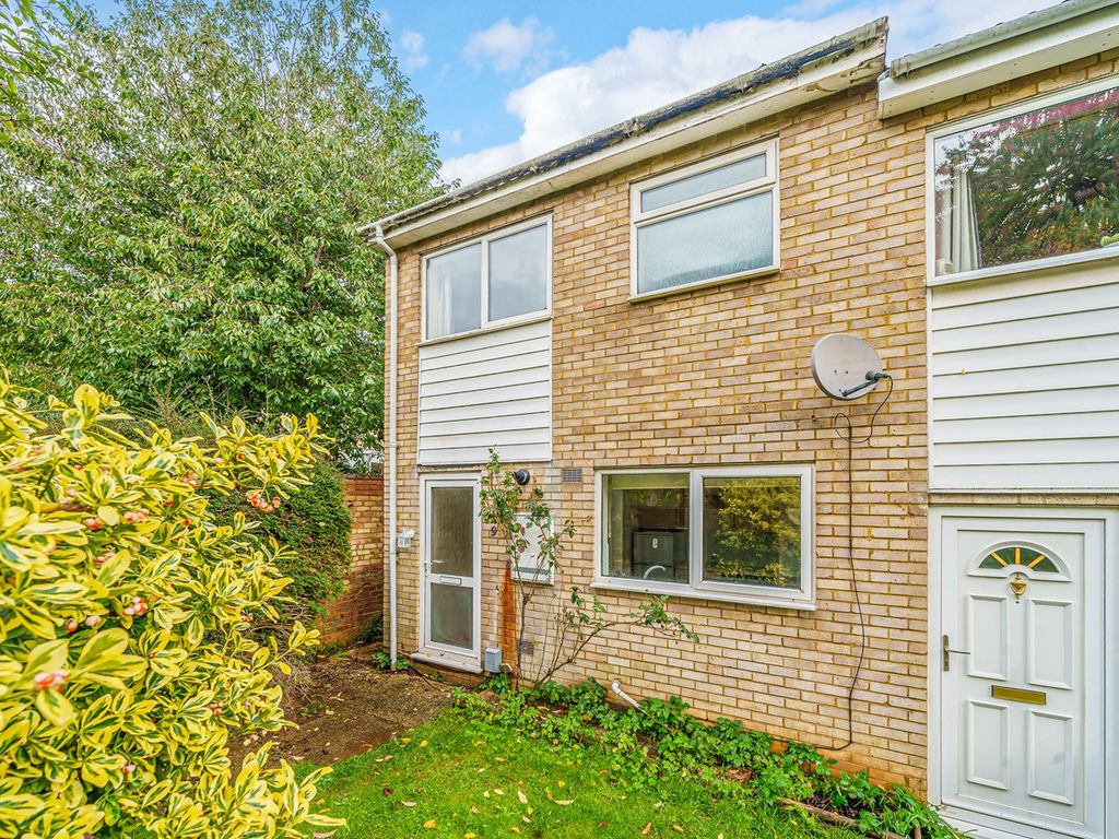 2 bed end terrace house for sale in Finch Walk, Flitwick MK45, £260,000